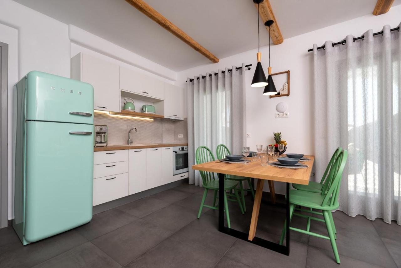Modern Dome Homes Of Santorini ペリッサ エクステリア 写真