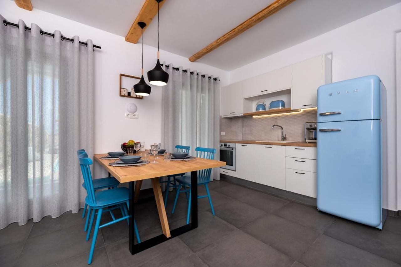 Modern Dome Homes Of Santorini ペリッサ エクステリア 写真